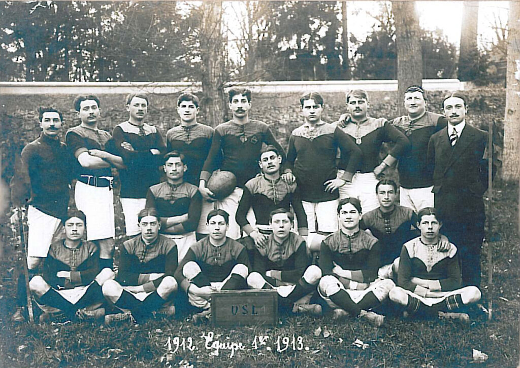 1250. 1912-13 - U.S. Lagny
De gauche à  droite:
Debout:..., Gaston BRICE (5e à confirmer, capitaine), ..., Eugène FILLON (8e), ...
Accroupis:...
(présent à reconnaître: GILLEN)