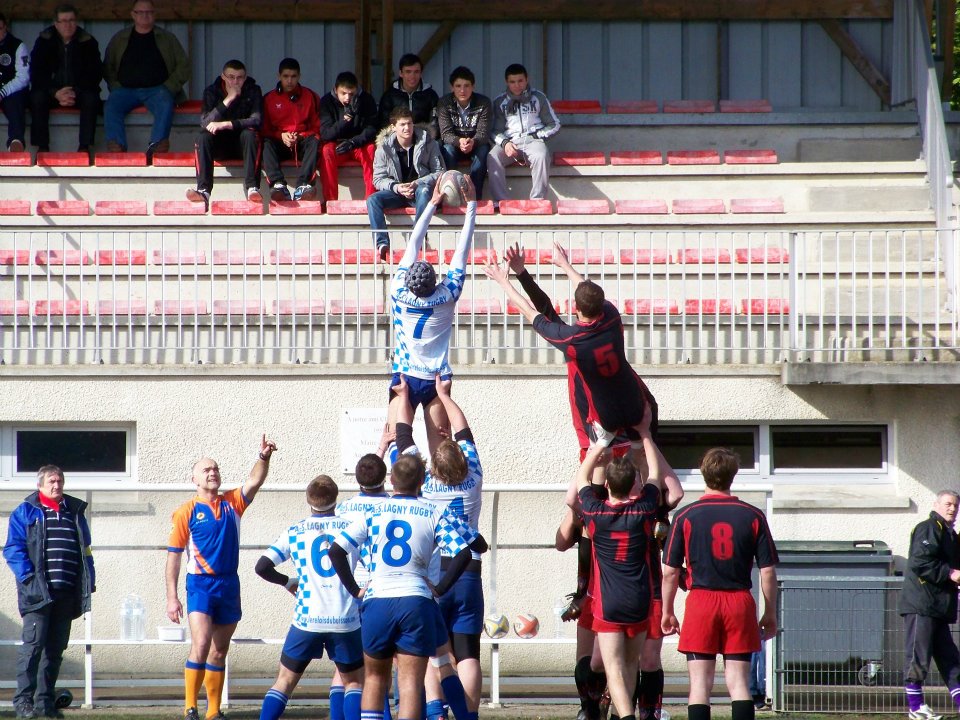 2011 12 JuniorsChptFrance03