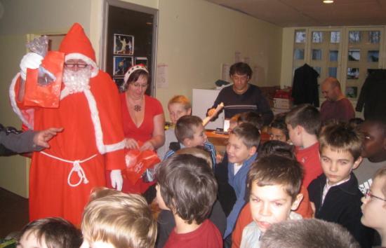 Distribution des cadeaux