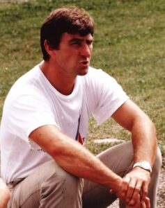 27-jacques-dury-1985-entraineur-puc-tournee-canada.jpg