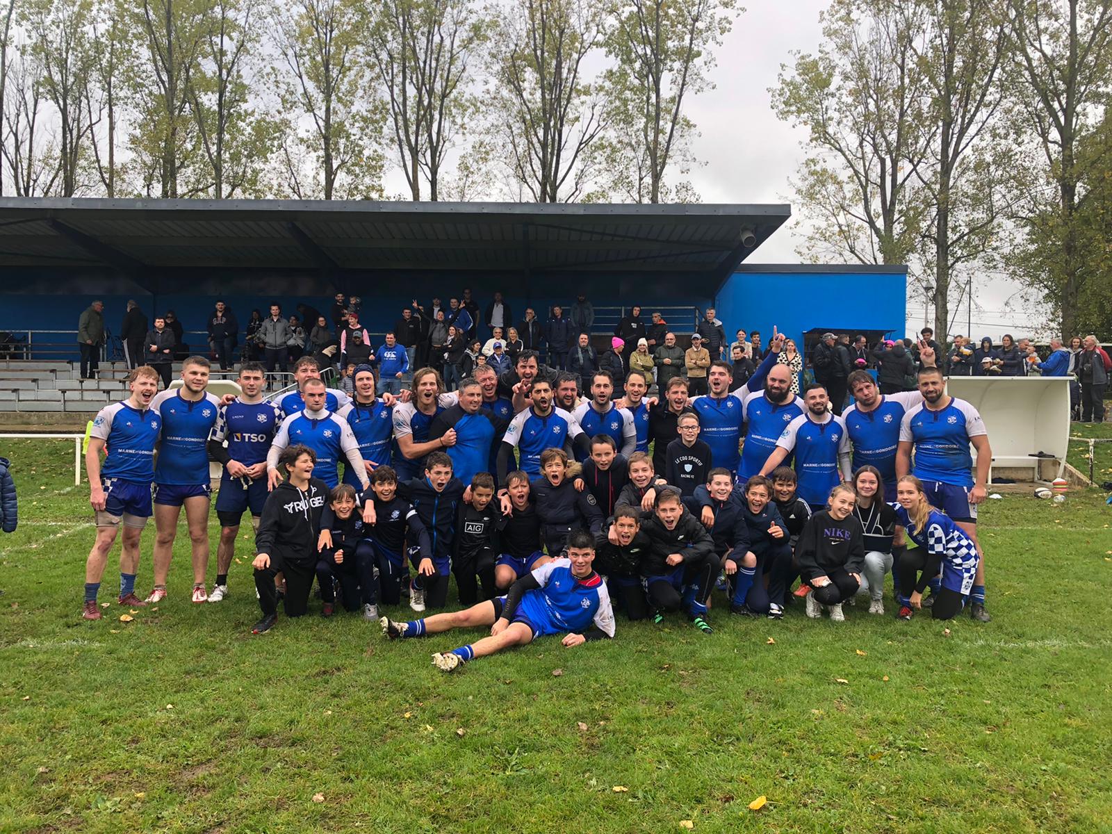Belle équipe des seniors victorieuse du RC Senlis le 2 octobre 2022, match animé par les minimes de Lagny !
